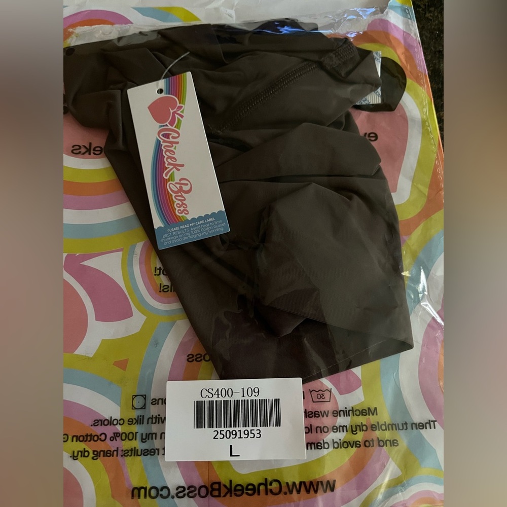 Cheek Boss boy shorts